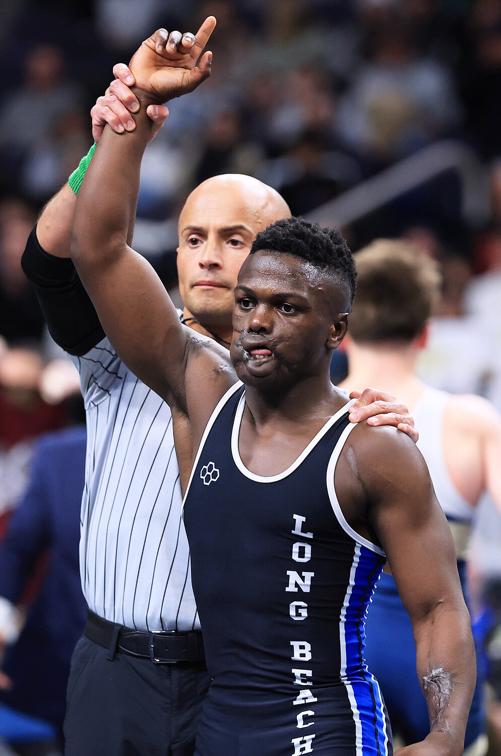 スポーツ選手 wwfBIG ONE Long Beach wrestler Dunia Sibomana-Rodriguez wins double gold at